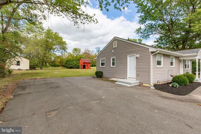 343 FOREST LANE RD, Fredericksburg, VA 22405
