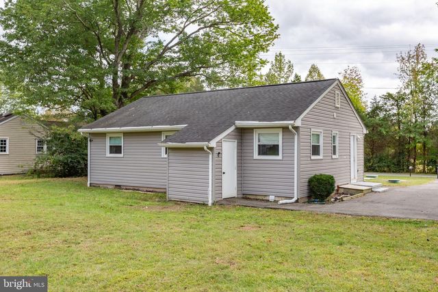 343 FOREST LANE RD, Fredericksburg, VA 22405
