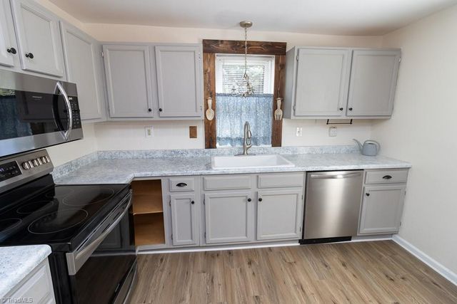 2327 Scalesville Road, Summerfield, NC 27358