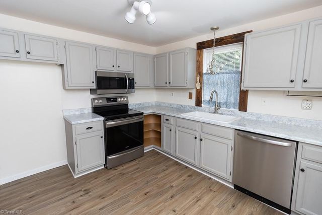 2327 Scalesville Road, Summerfield, NC 27358