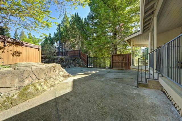 3966 Rawhide Rd, Rocklin, CA 95677