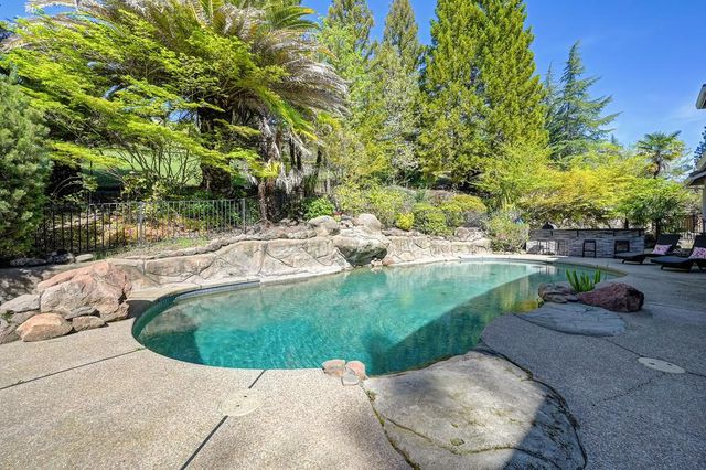 3966 Rawhide Rd, Rocklin, CA 95677