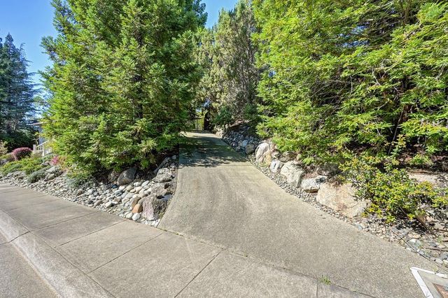 3966 Rawhide Rd, Rocklin, CA 95677