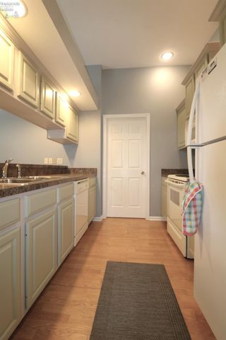 3 Fox Run Cv Unit B, Norwalk, OH 44857