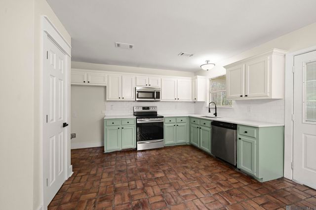 32793 La Hwy 1036, Holden, LA 70744