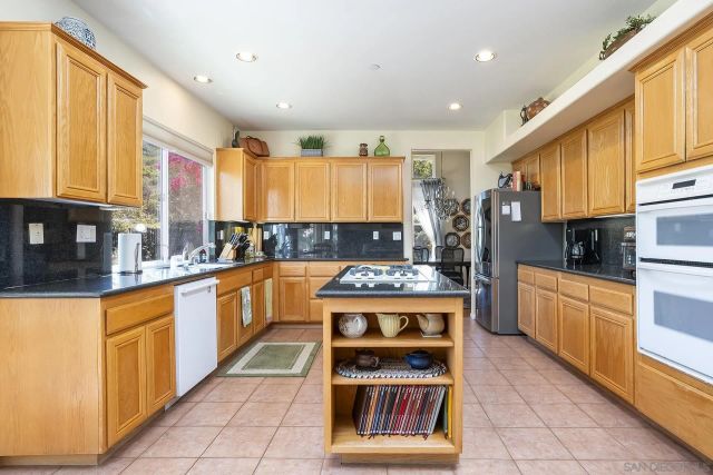 2914 STONEFIELD DR, Jamul, CA 91935