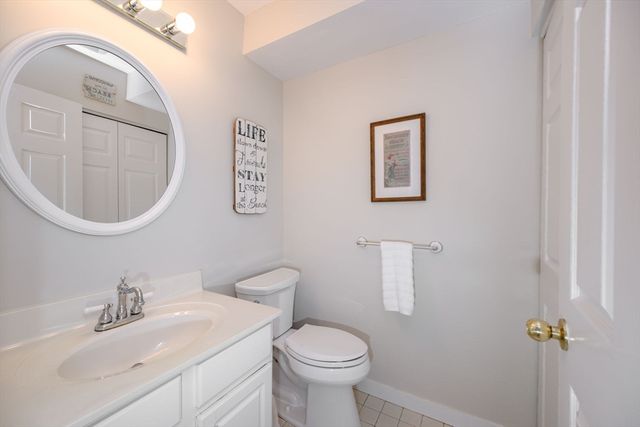 24 School St. A, Hull, MA 02045
