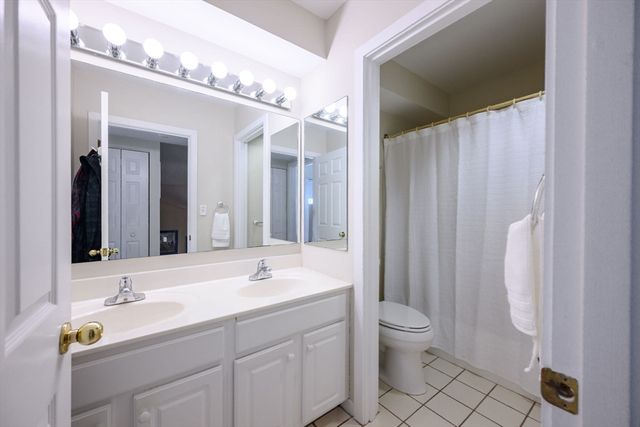 24 School St. A, Hull, MA 02045