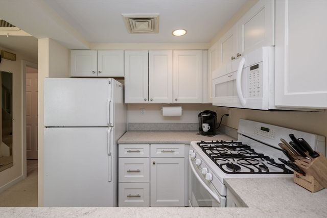 24 School St. A, Hull, MA 02045