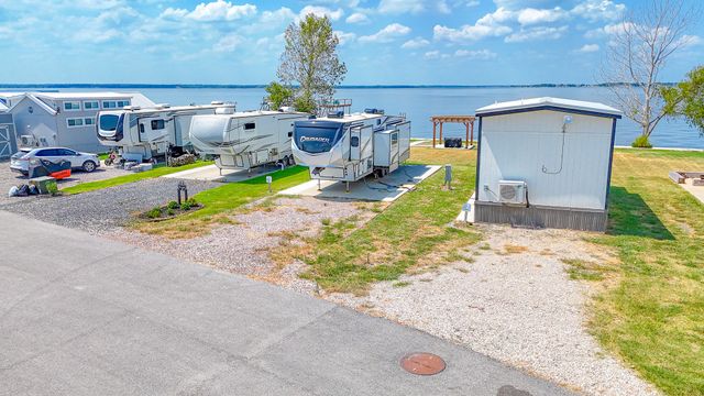 6452 Peninsula Road, Kerens, TX 75144