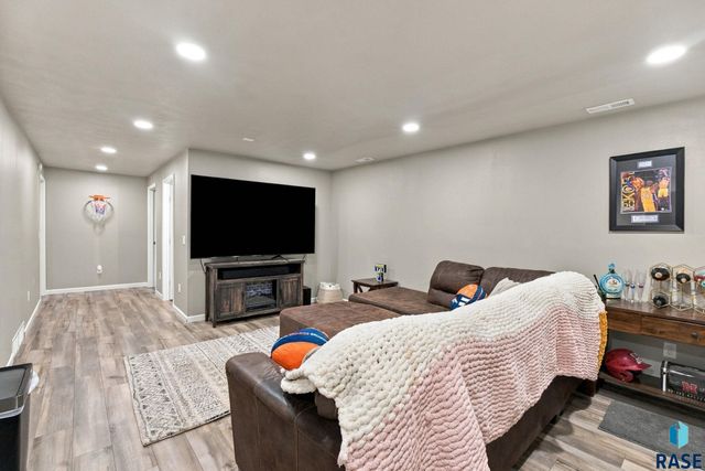 215 N Everest Ave Avenue, Tea, SD 57064