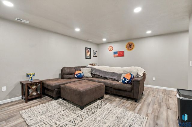 215 N Everest Ave Avenue, Tea, SD 57064