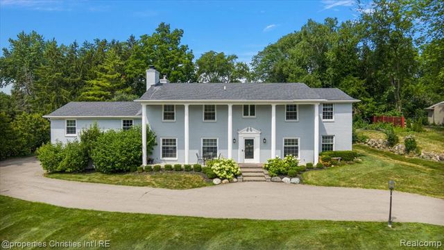 3060 Chickering Lane, Bloomfield Hills, MI 48302