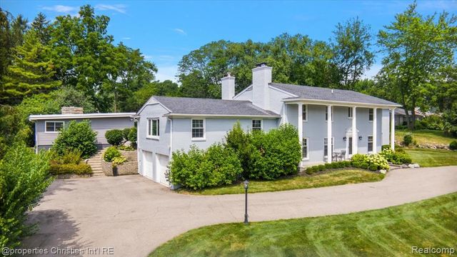 3060 Chickering Lane, Bloomfield Hills, MI 48302