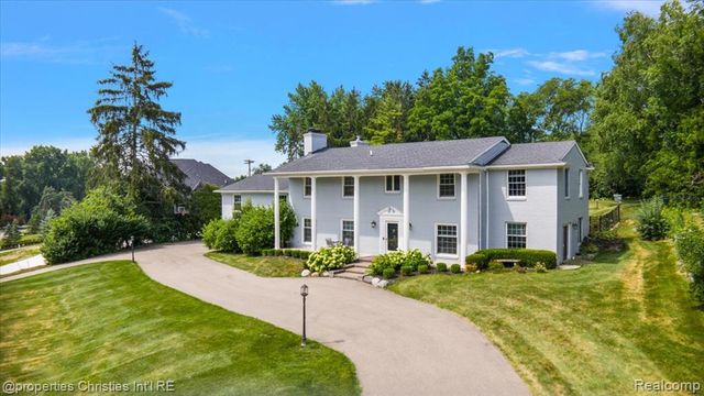 3060 Chickering Lane, Bloomfield Hills, MI 48302