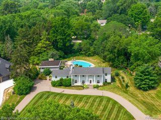 3060 Chickering Lane, Bloomfield Hills, MI 48302