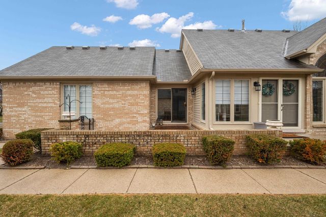16921 Coral Drive, Macomb Twp, MI 48042