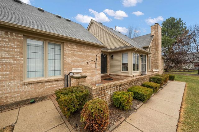 16921 Coral Drive, Macomb Twp, MI 48042