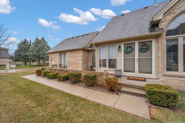 16921 Coral Drive, Macomb Twp, MI 48042