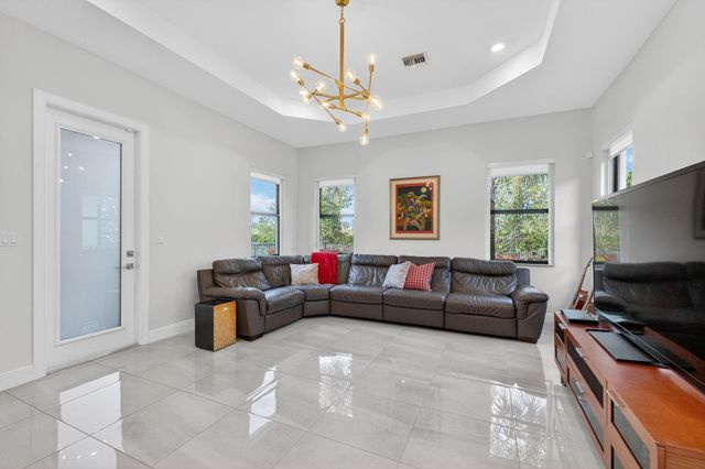 12485 N Parkland Bay Trail, Parkland, FL 33076