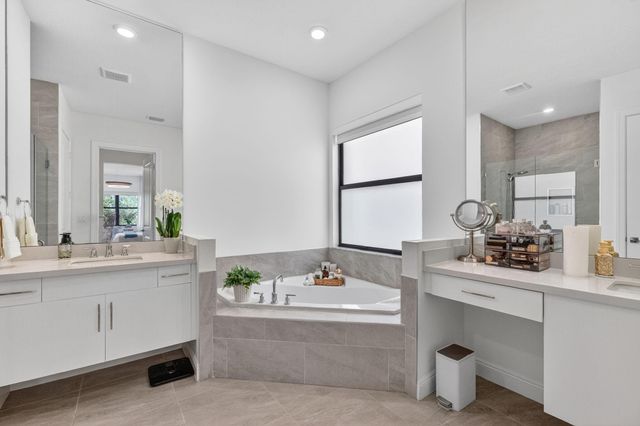 12485 N Parkland Bay Trail, Parkland, FL 33076