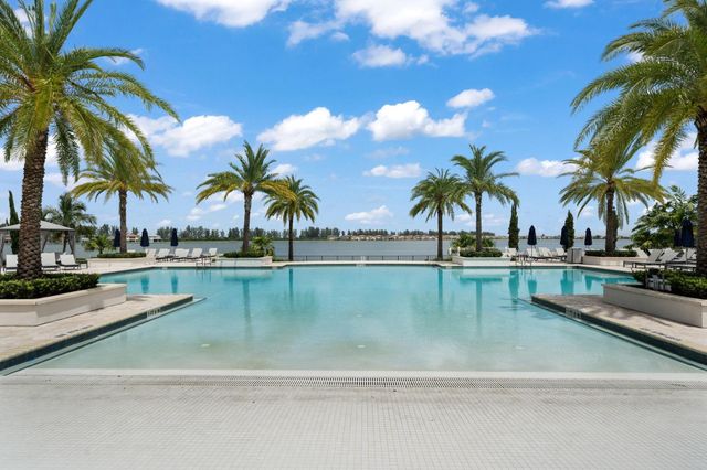 12485 N Parkland Bay Trail, Parkland, FL 33076