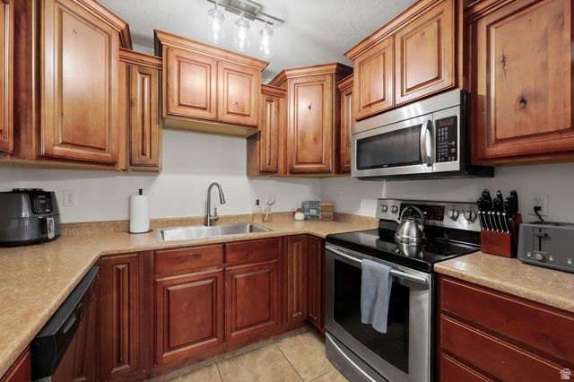 1936 N CREST RD, Saratoga Springs, UT 84045