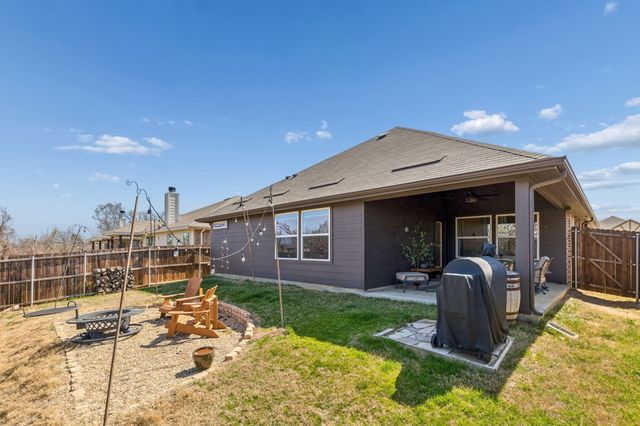 685 Coleman Street, Aubrey, TX 76227