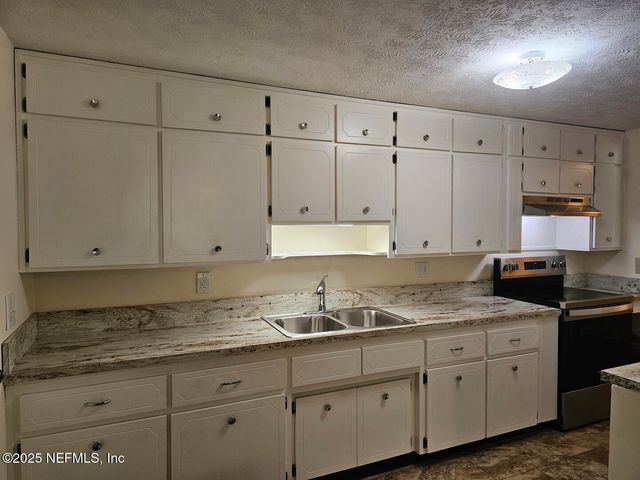 2061 HARVARD Street, Middleburg, FL 32068