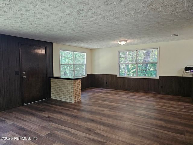 2061 HARVARD Street, Middleburg, FL 32068