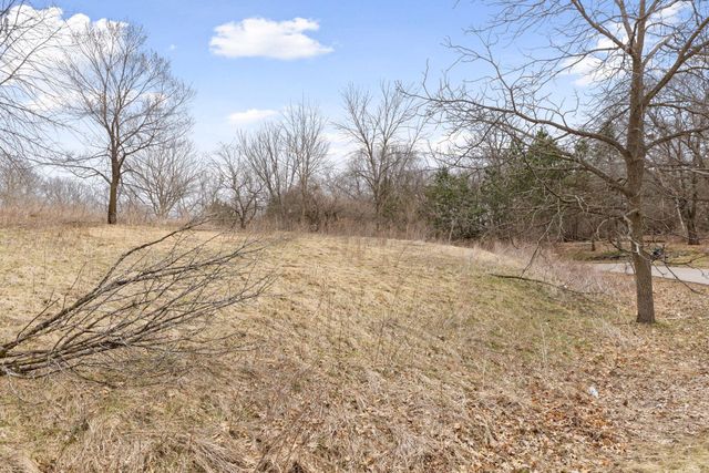 10 Sunny Side Lane, Sunfish Lake, MN 55118