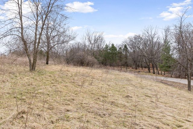 10 Sunny Side Lane, Sunfish Lake, MN 55118