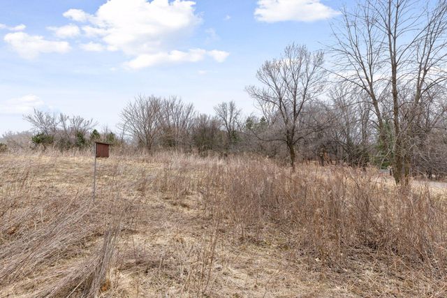 10 Sunny Side Lane, Sunfish Lake, MN 55118