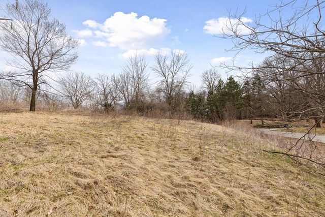 10 Sunny Side Lane, Sunfish Lake, MN 55118