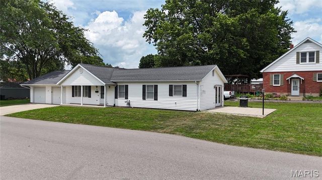 405 Veterans Drive, Waterloo, IL 62298