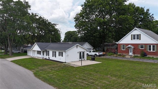 405 Veterans Drive, Waterloo, IL 62298
