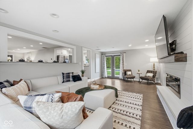 217 West Drive, Fishers, IN 46040