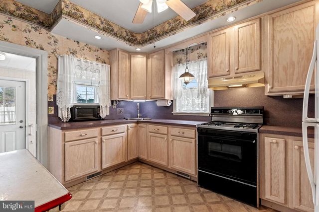 1557 STANTON ST, York, PA 17404