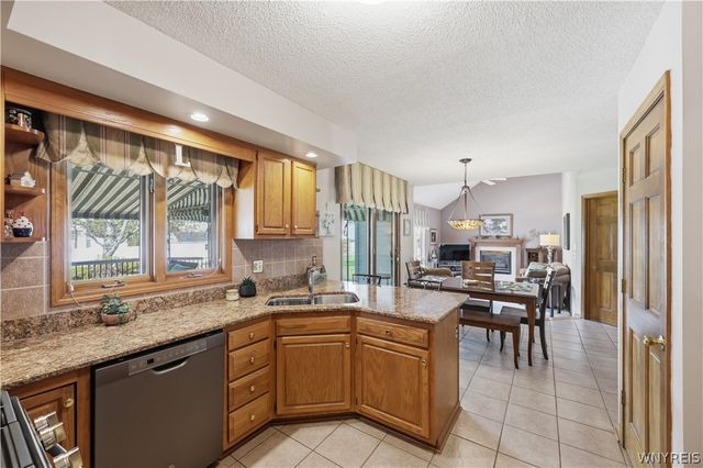 32 White Tail Run, Grand Island, NY 14072