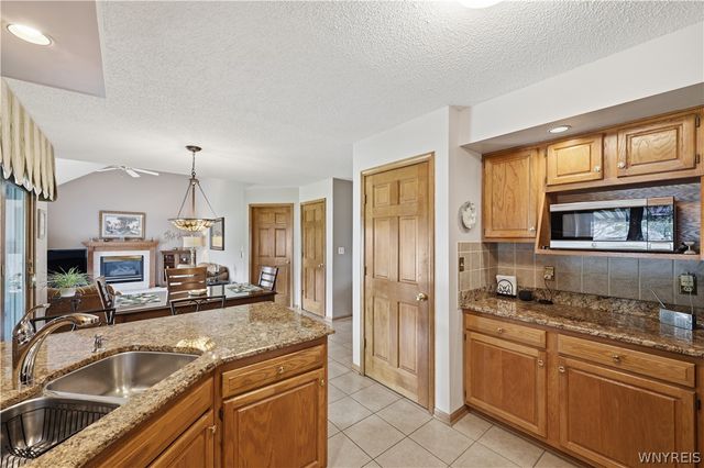 32 White Tail Run, Grand Island, NY 14072
