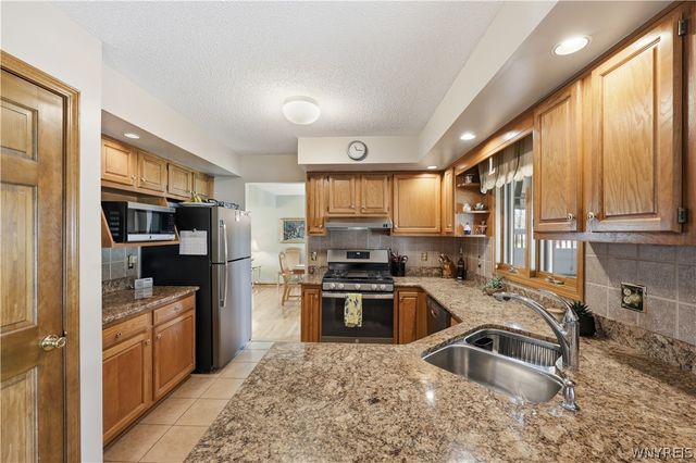 32 White Tail Run, Grand Island, NY 14072