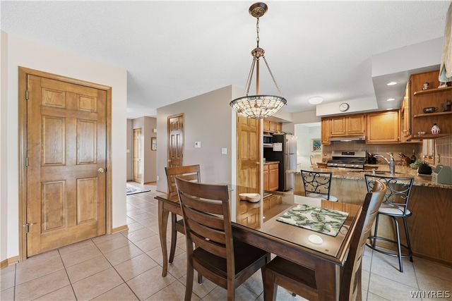 32 White Tail Run, Grand Island, NY 14072