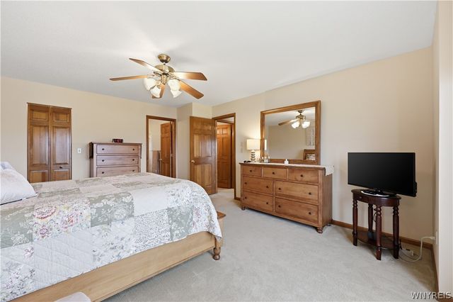 32 White Tail Run, Grand Island, NY 14072