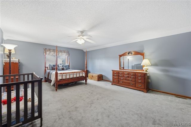 32 White Tail Run, Grand Island, NY 14072