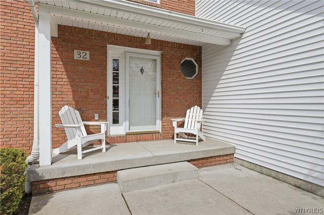 32 White Tail Run, Grand Island, NY 14072