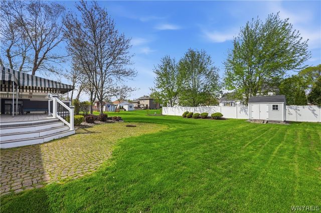 32 White Tail Run, Grand Island, NY 14072