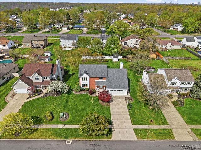 32 White Tail Run, Grand Island, NY 14072