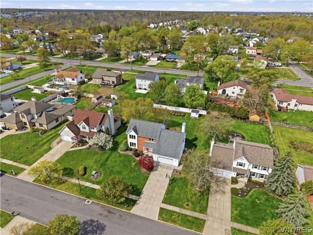 32 White Tail Run, Grand Island, NY 14072