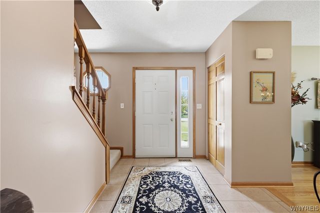 32 White Tail Run, Grand Island, NY 14072