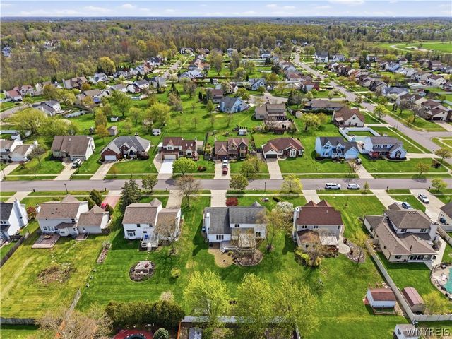 32 White Tail Run, Grand Island, NY 14072